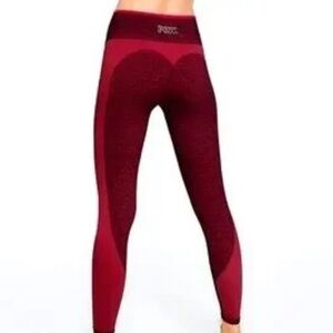 Holiday Ready PINK Victoria's Secret Seamless Heart Contour Red Leggings
